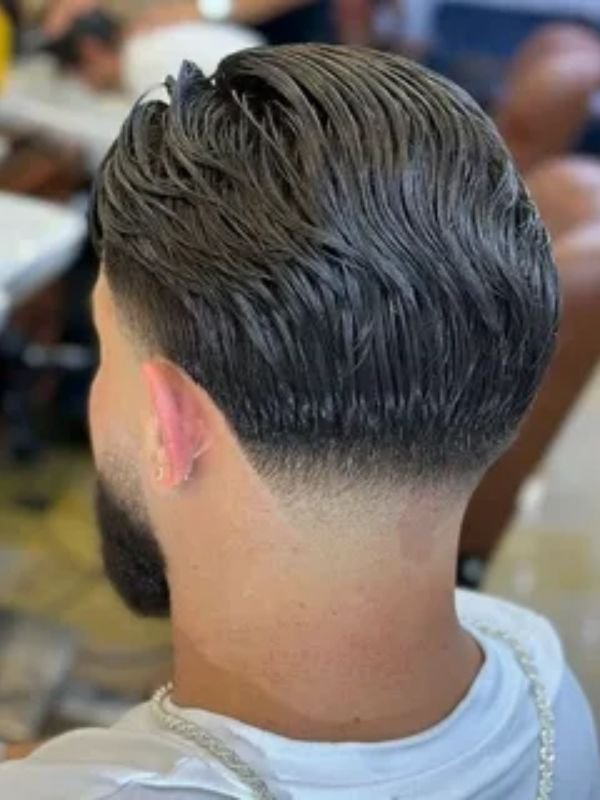 _Low taper fade with a textured top